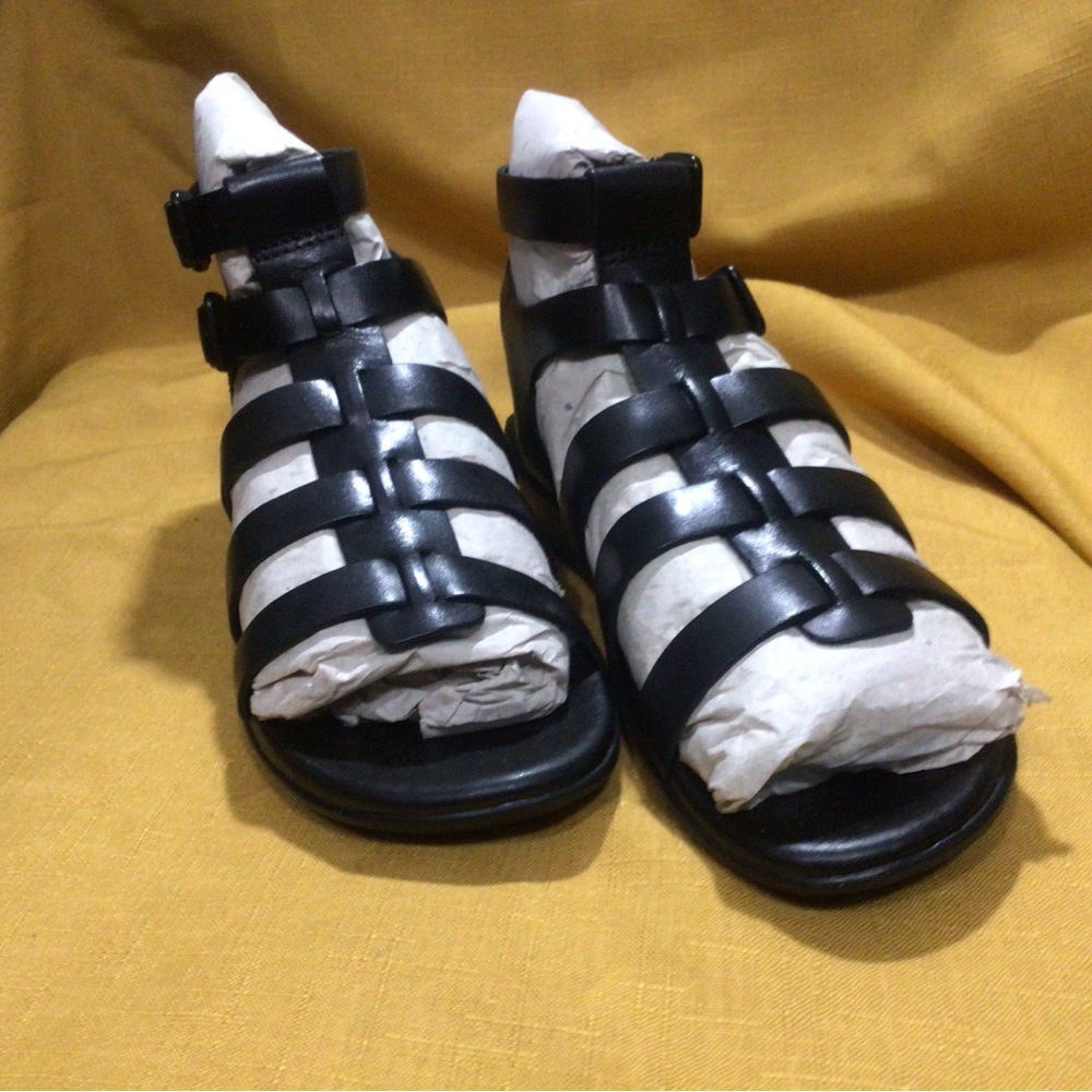 Sandals - Picture 2 of 2